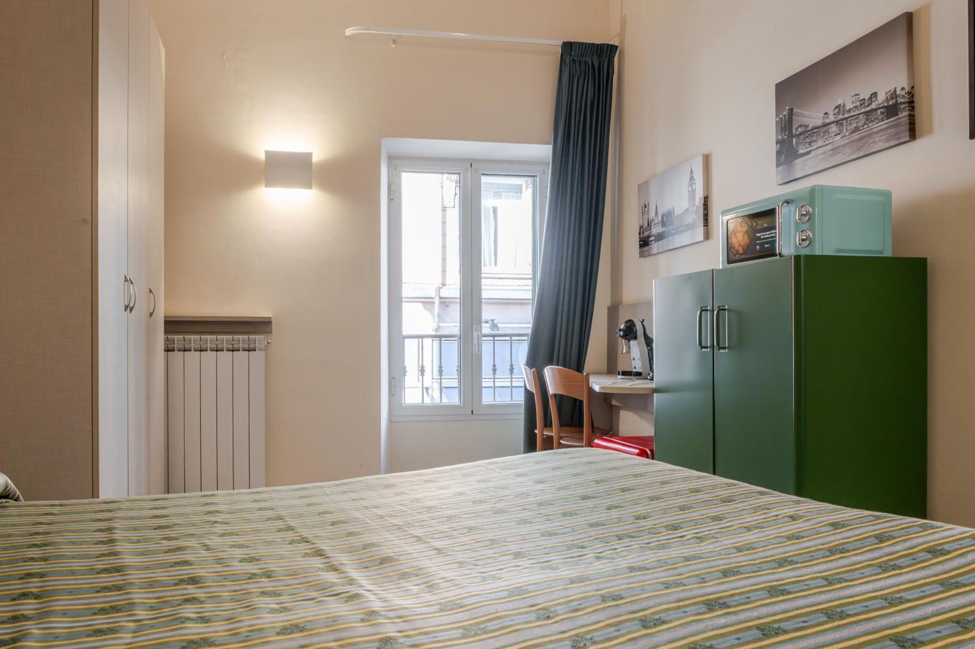 Hotel Posta - 3 Stars - Comfortable Stay In ヴェンティミーリア エクステリア 写真